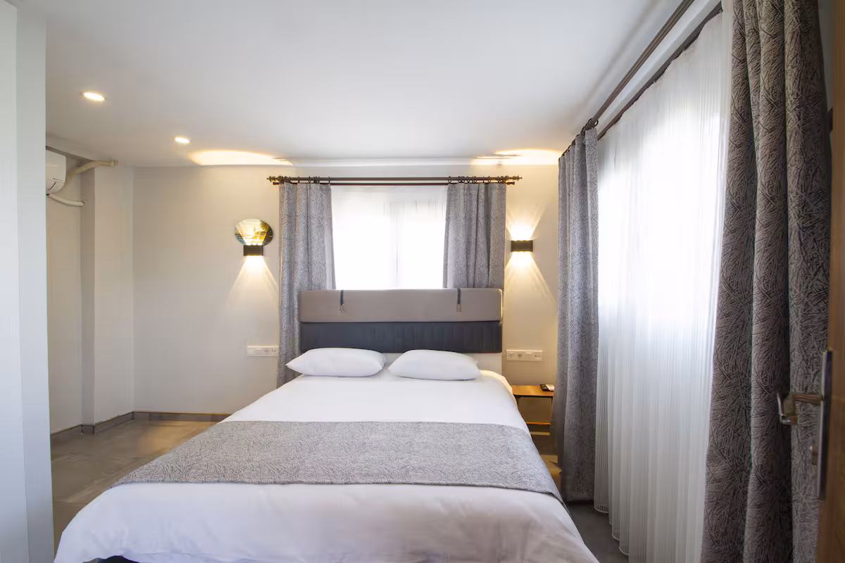 Deluxe room at Turna Hotel